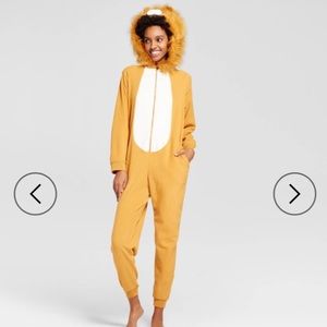 NWOT Adult Lion Onesie 🦁